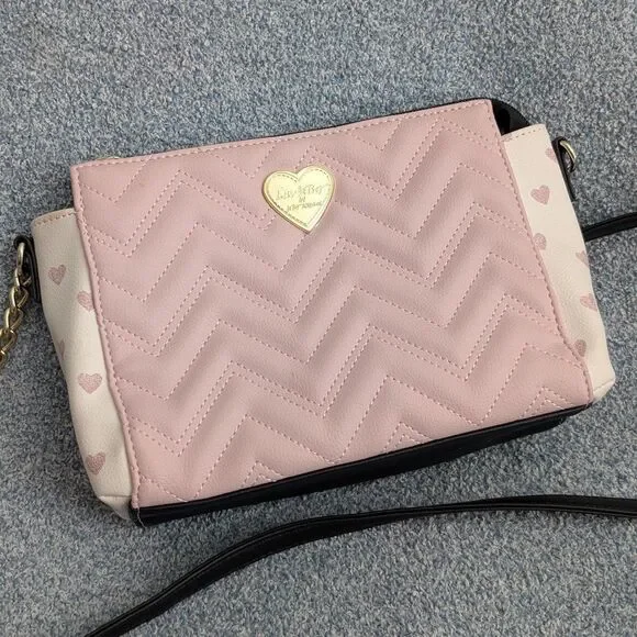 Luv Betsey by Betsey Johnson Pink Chevron Heart Crossbody Bag Gold Heart Detail - Picture 1 of 9